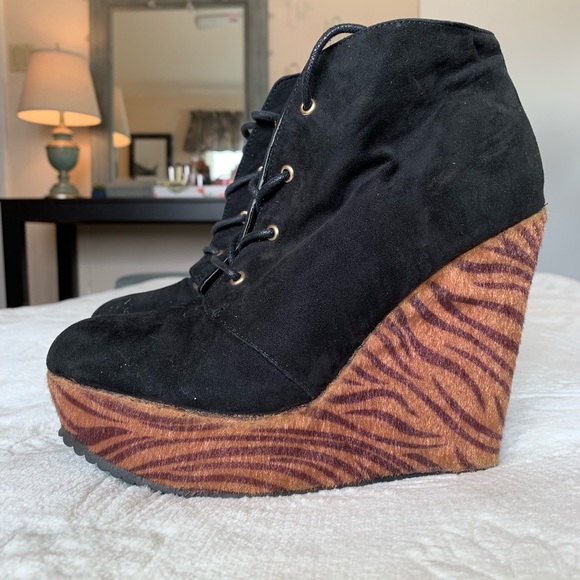 G by Guess Shoes - ⭐️4/$25 G By Guess Black Suede Tiger Wedge Bootie